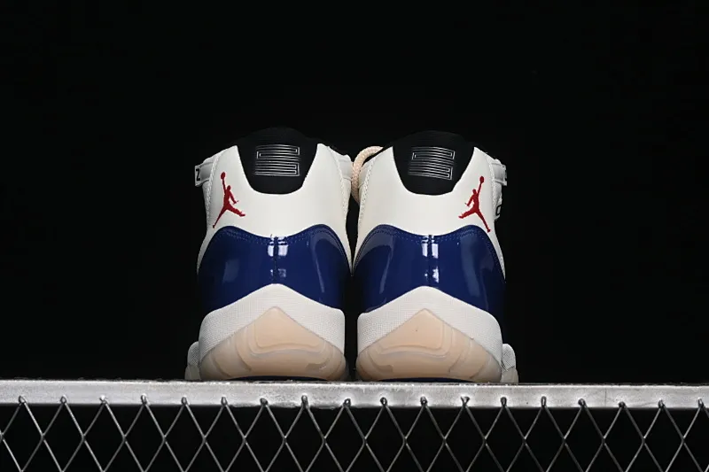 All Categories Air Jordan Jordan Series Basketball Shoes Air Jordan 11 Air Jordan 11 Retro "Rare Air" AJ11 Joe 11 Royal Blue Real Standard Real Carbon High Top Basketball Shoes IH0296-400